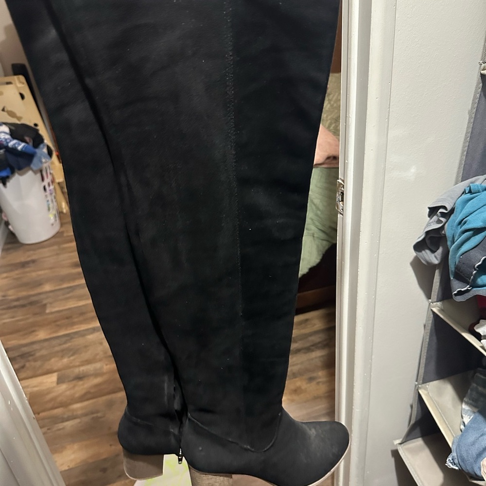 Elegant Black Women's Knee-High Boots